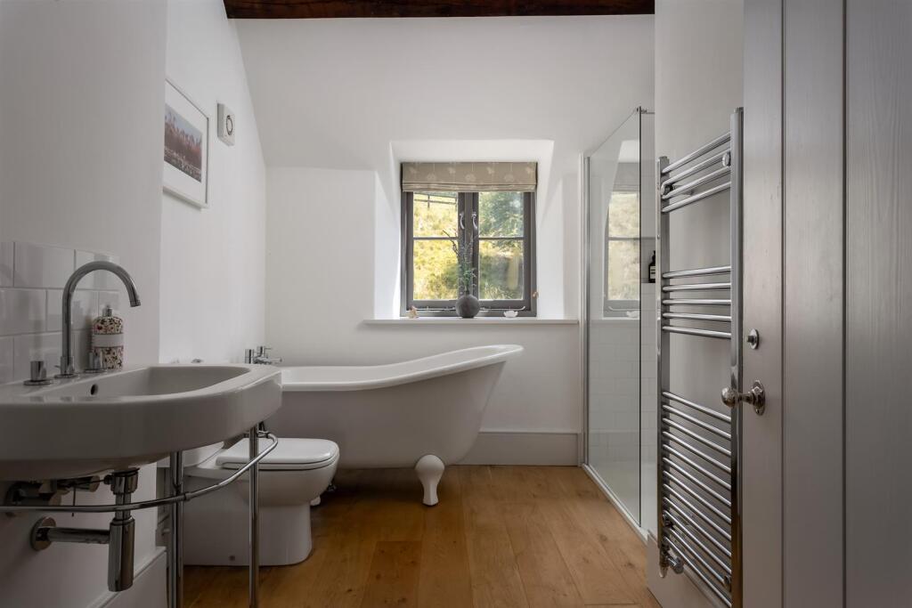 72 - Springview - GL8 8XX - Web.jpg