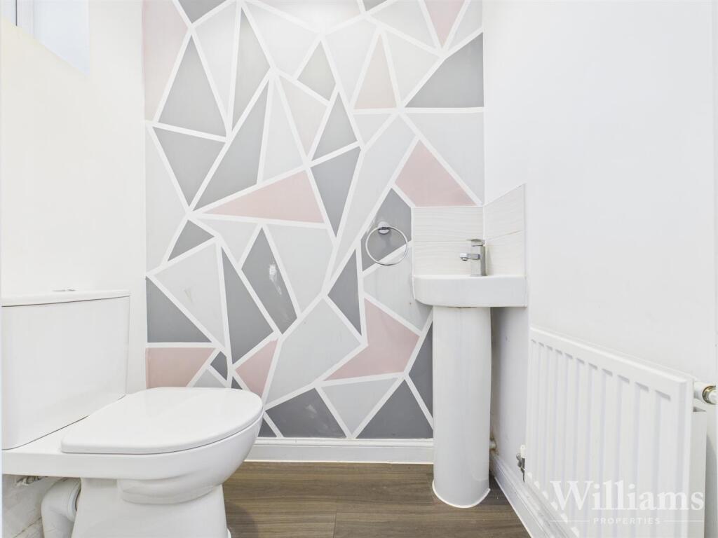 CAM02861G0-PR0416-STILL007.jpg