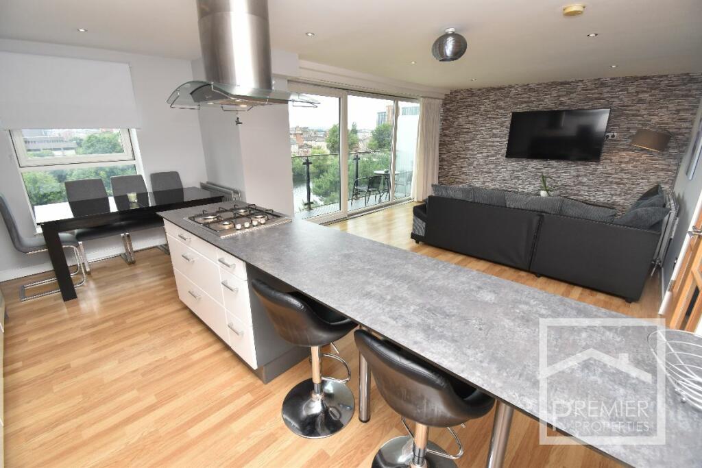 Lounge/Kitchen