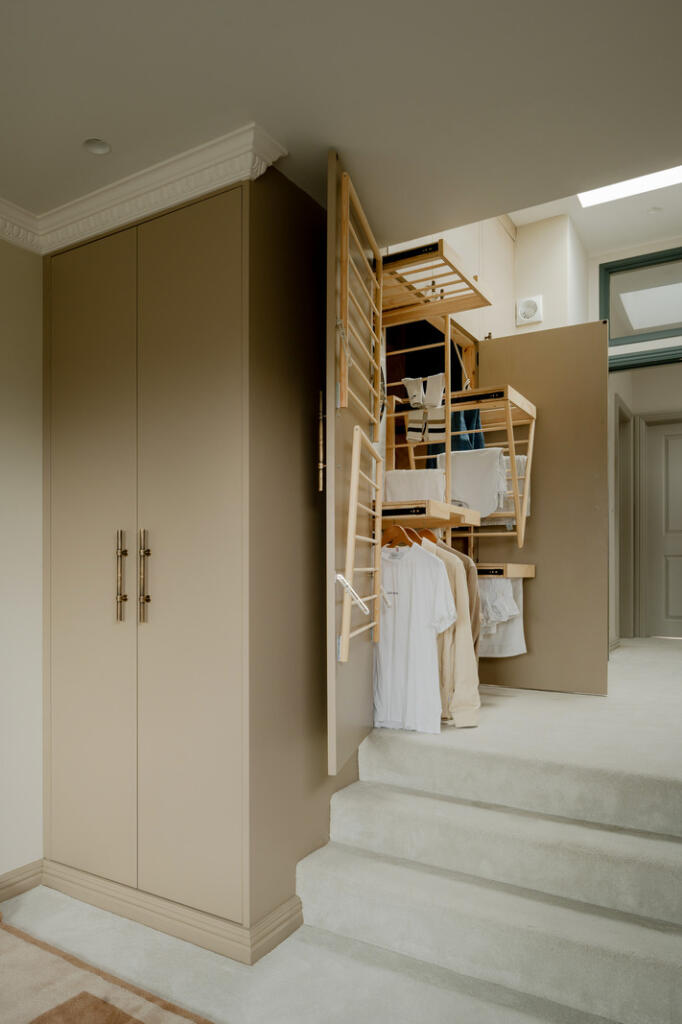 242605 - Wellington Road, London E11 - high res...