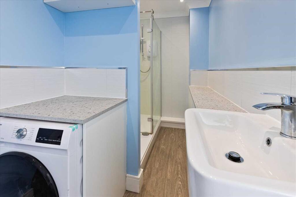 Shower Room (2)