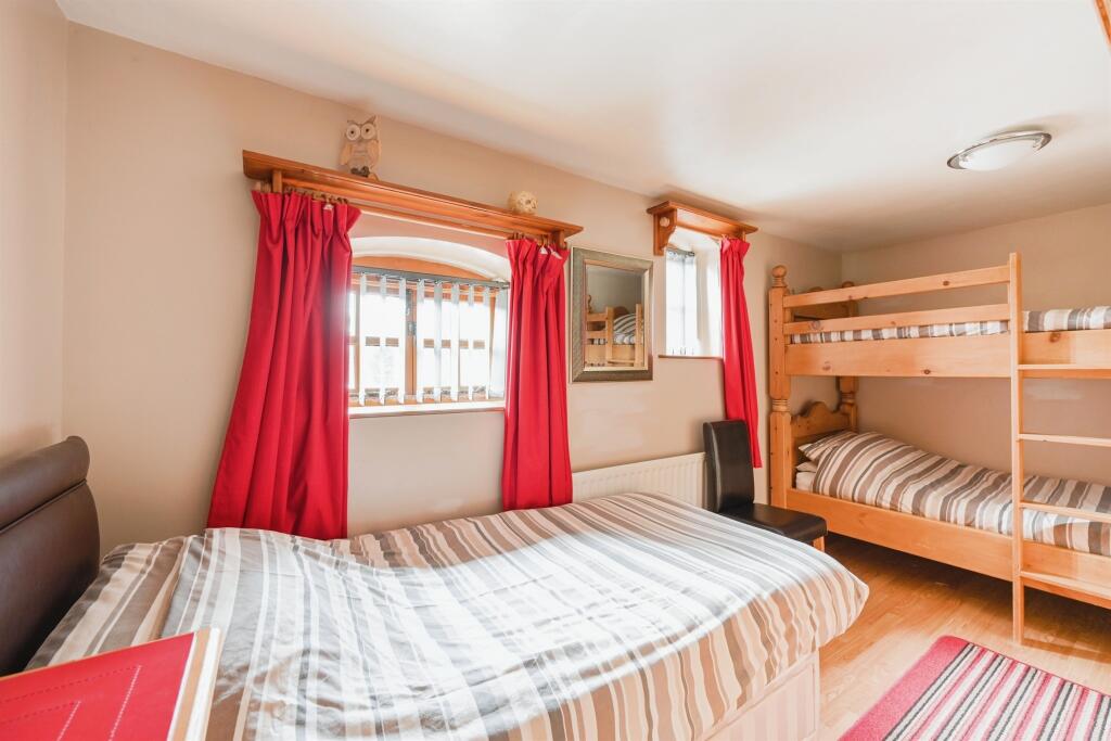 Bedroom: