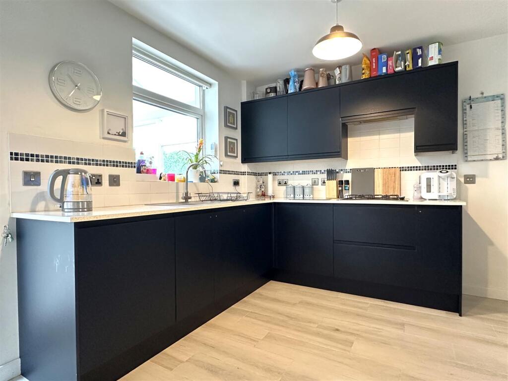 Contemporary Kitchen 497