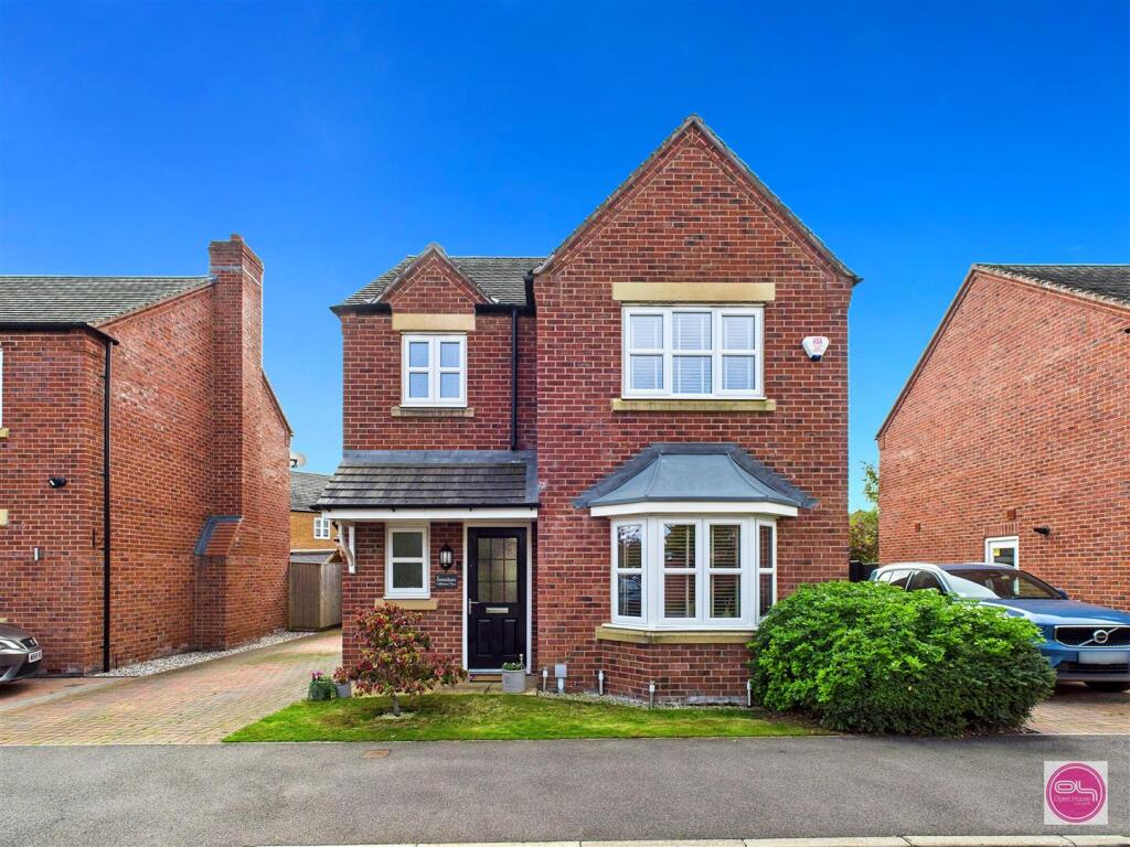 Cobblestone Drive, Newhall (6).jpg