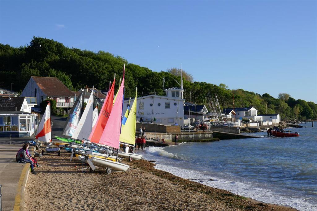 Gurnard Sailing