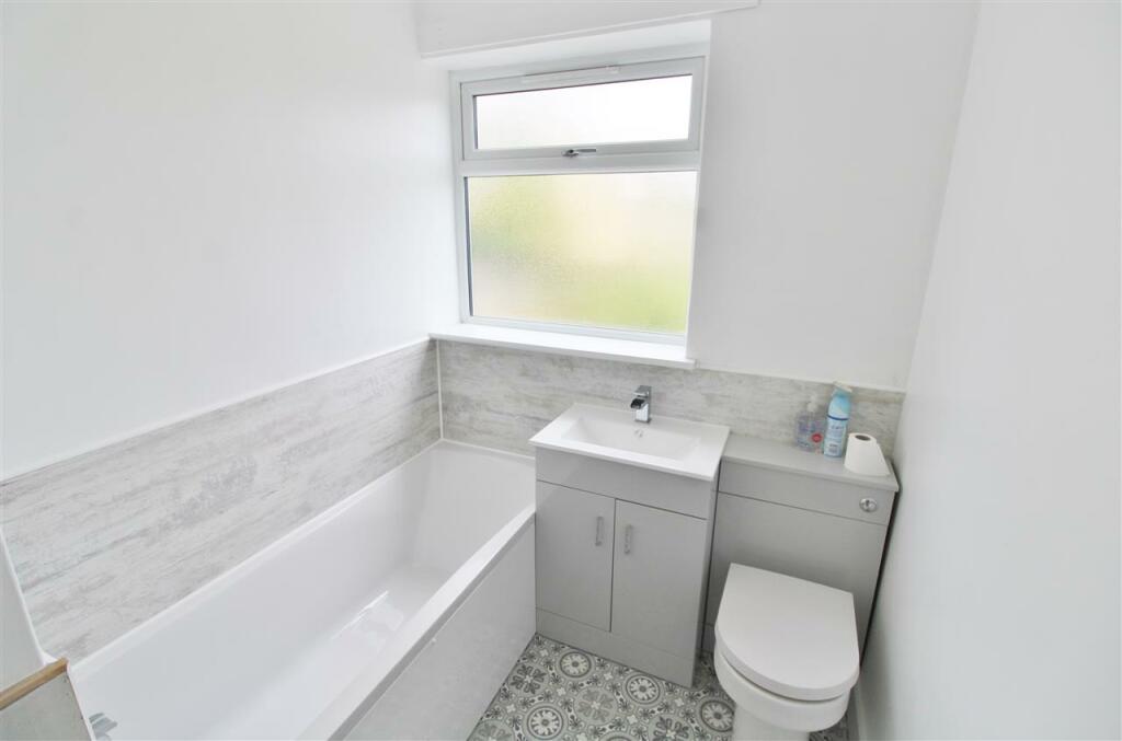 FAMILY BATHROOM