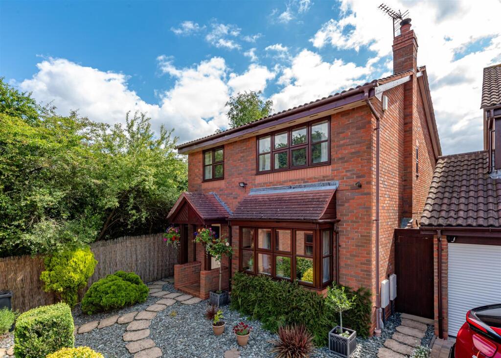 57 Penleigh Gardens-Front2.jpg