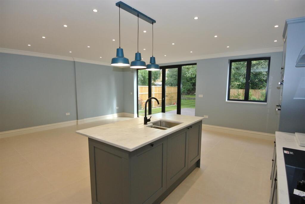 Kitchen Breakfast Family Room 2.JPG