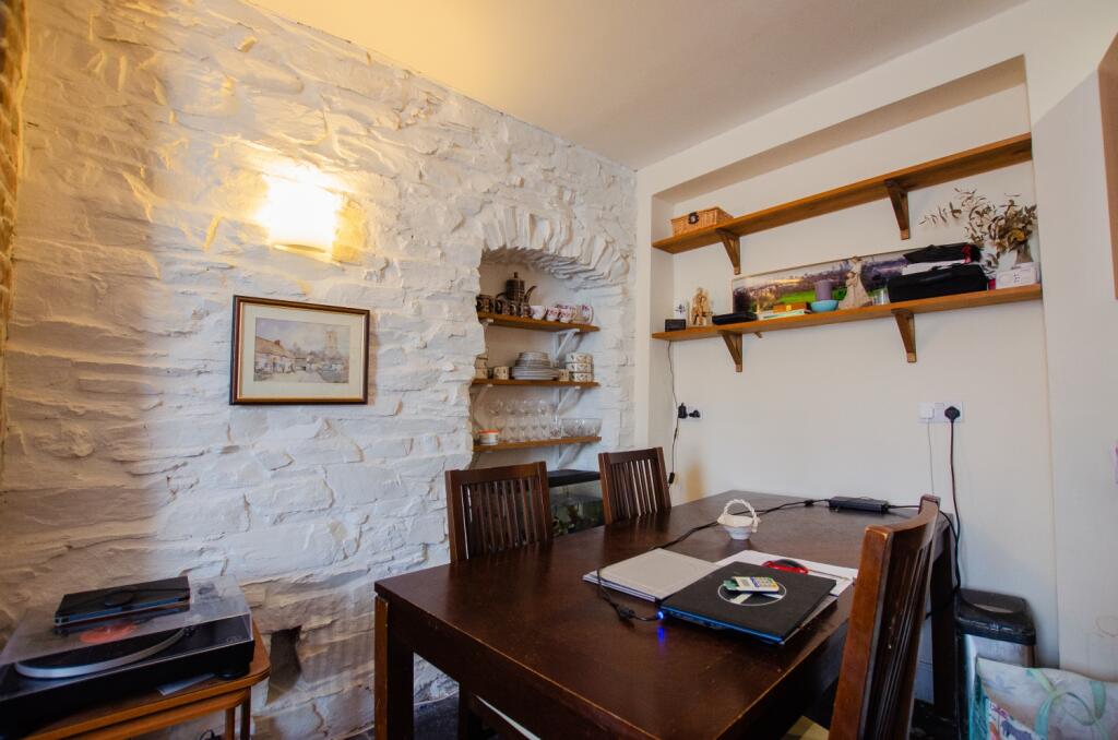 To Book A Viewing Call TPS Lostwithiel on 01208 87