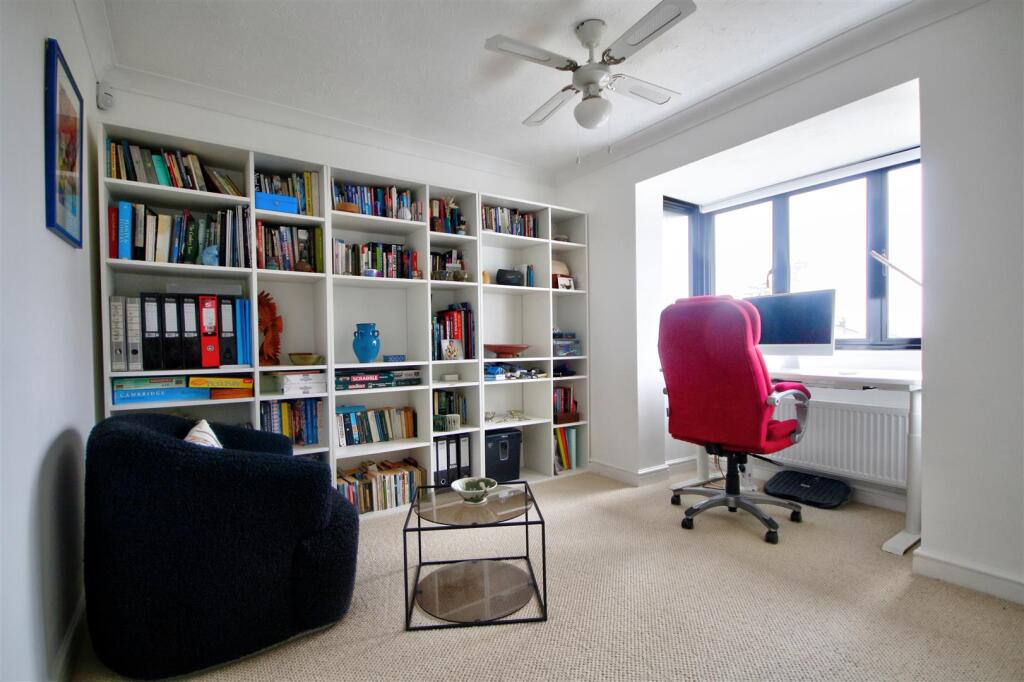 Bedroom 4.jpg