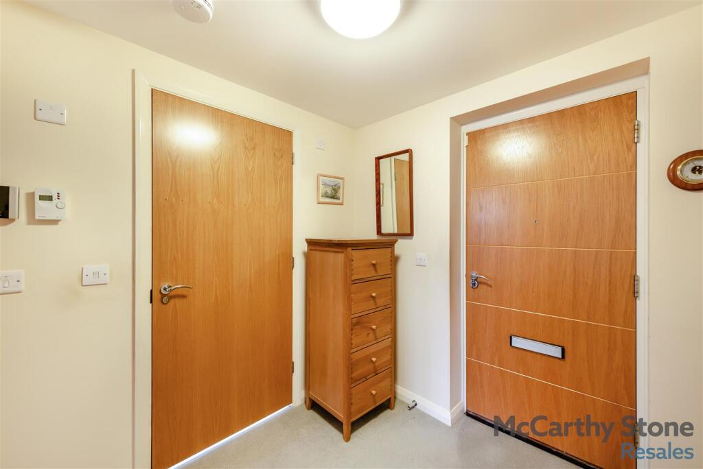8672362-interior18.jpg