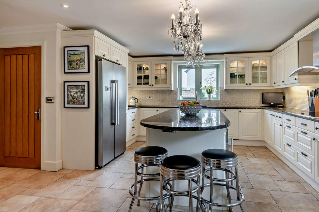 8641132-interior2...