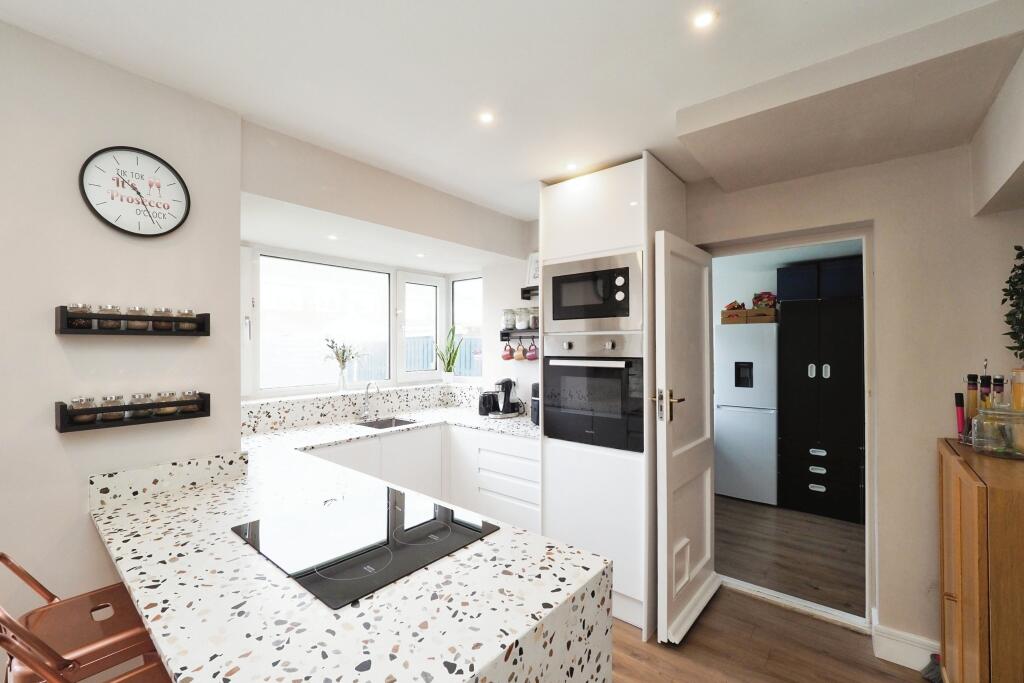 Stunning Airy Open Plan Kitchen/Dining