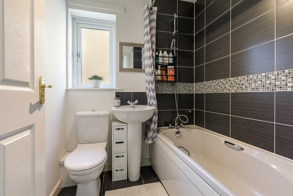 24 Redpath Crescent Galashiels 35.JPG