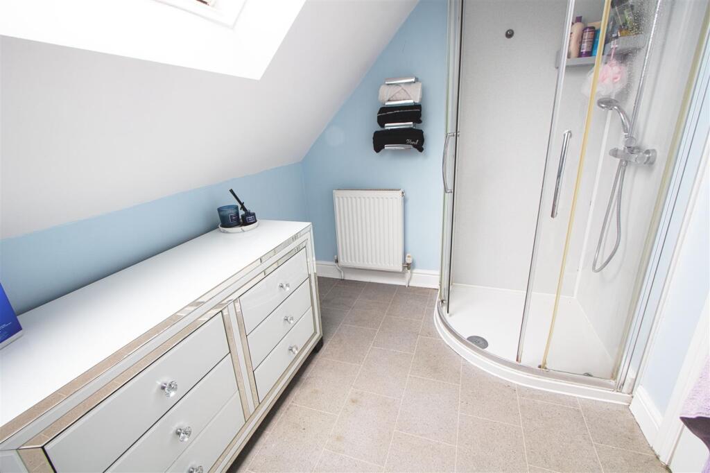 ENSUITE1.jpg
