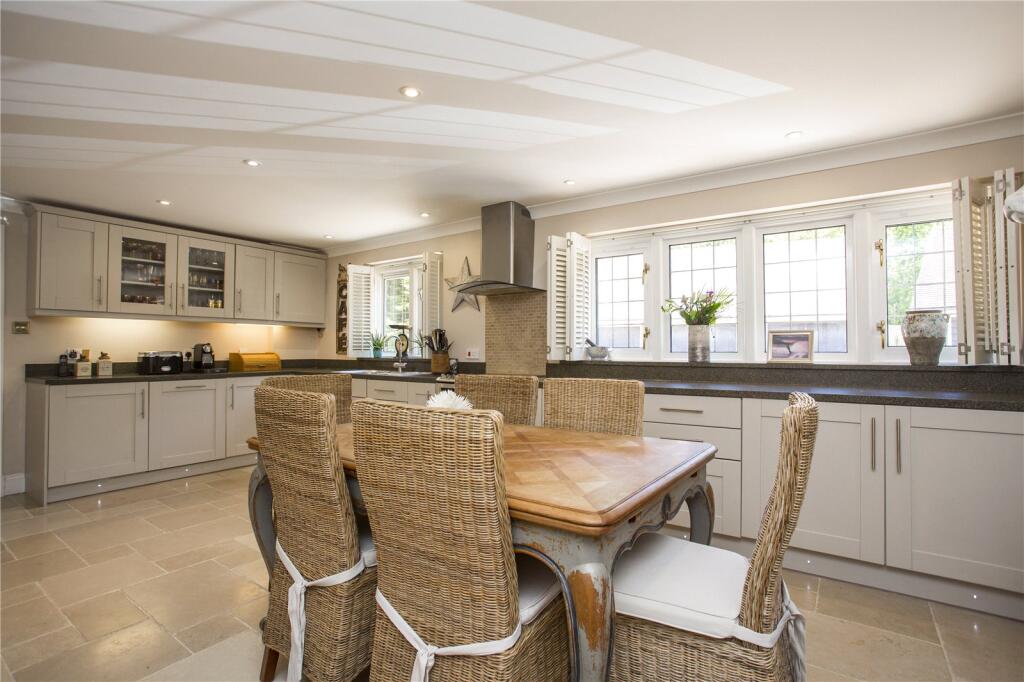 Kitchen/Breakfast Rm