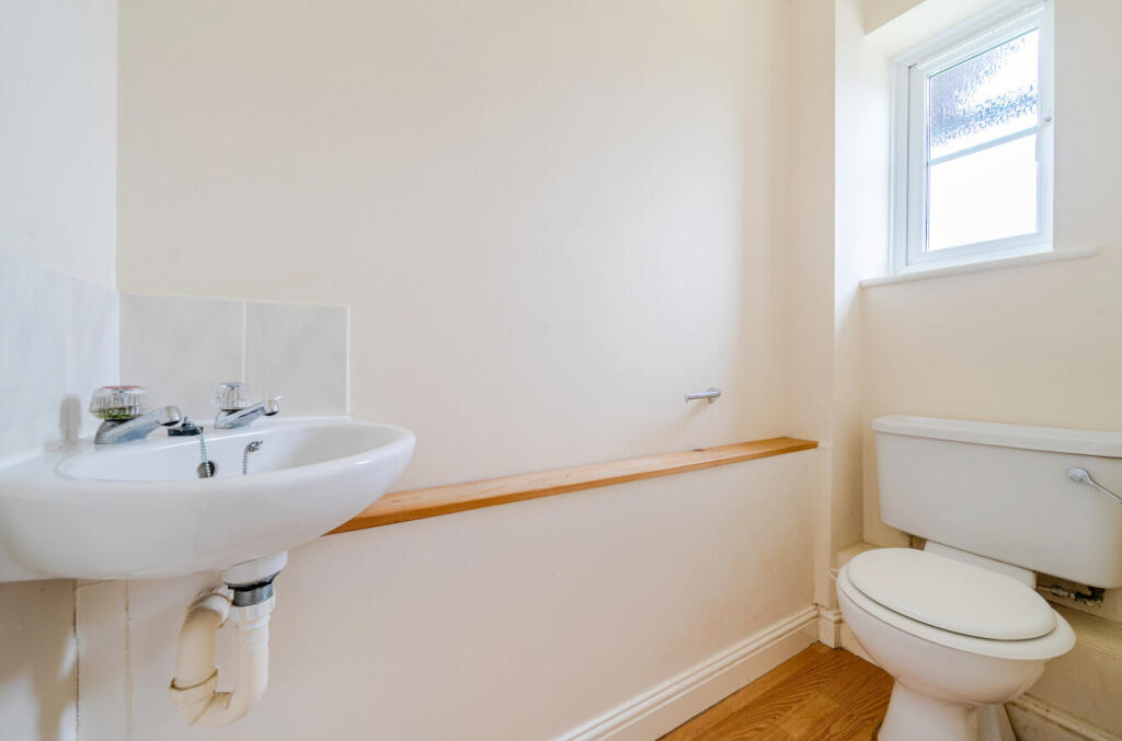 1368813-1-68ef6a5...