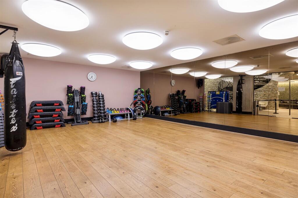 Fairmont Avenue, E14