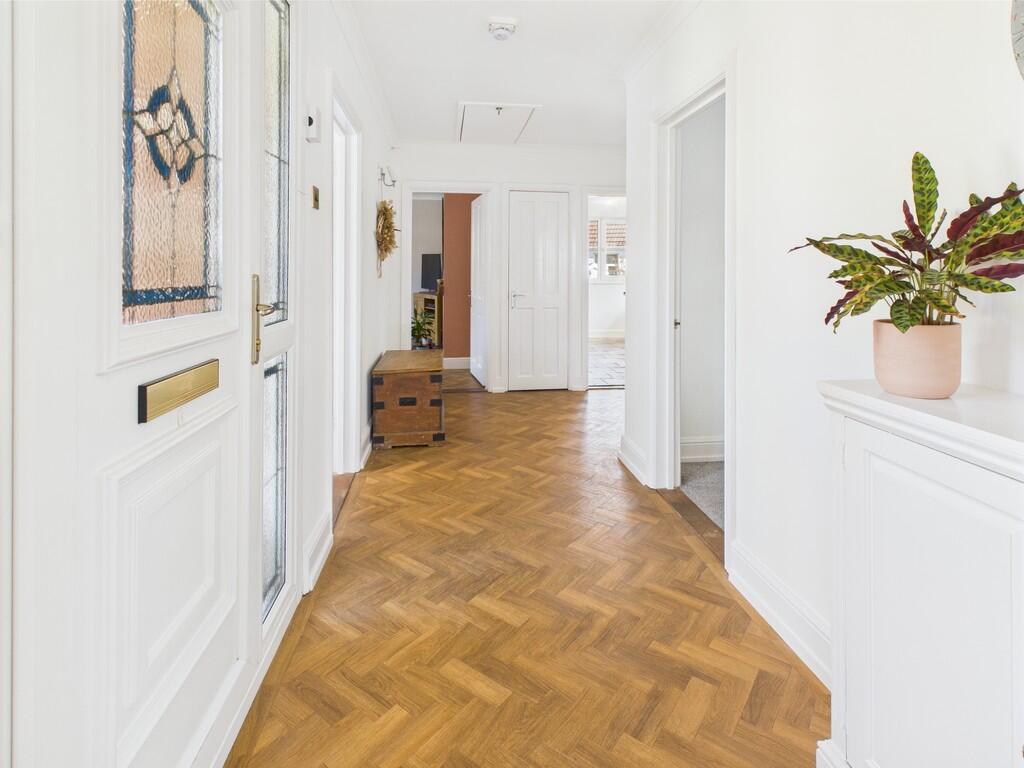 CAM05068G0-PR0016...