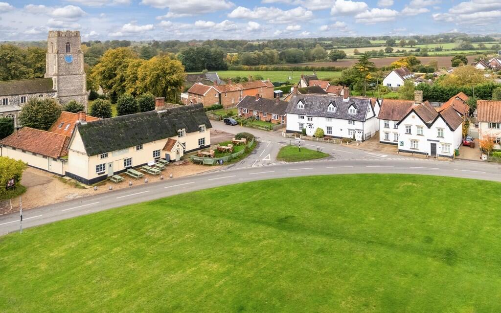 Pulham Market, Vi...