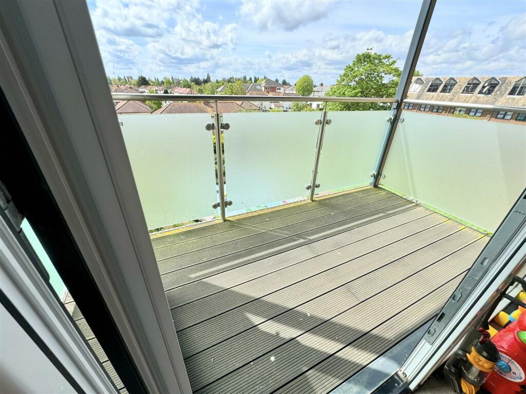 Open Plan Kitchen / Lounge