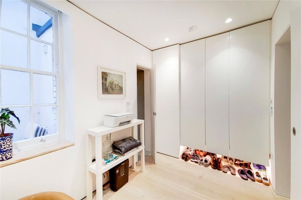 Bedroom 2 (Study)
