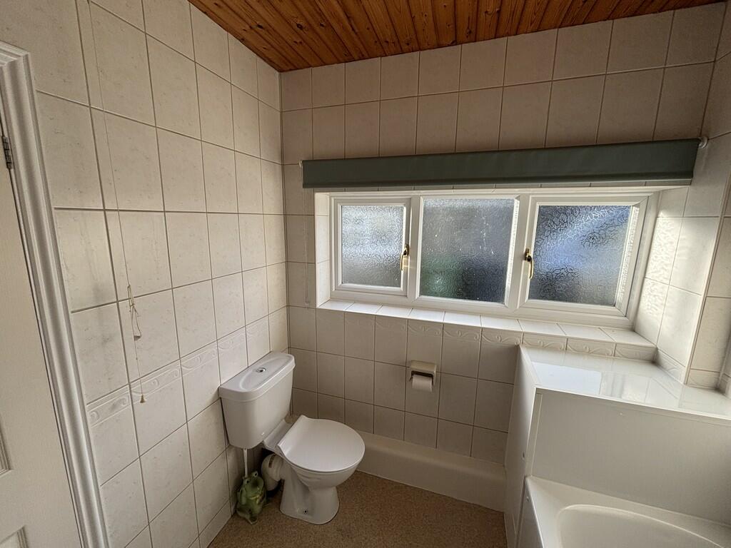Bathroom (4)