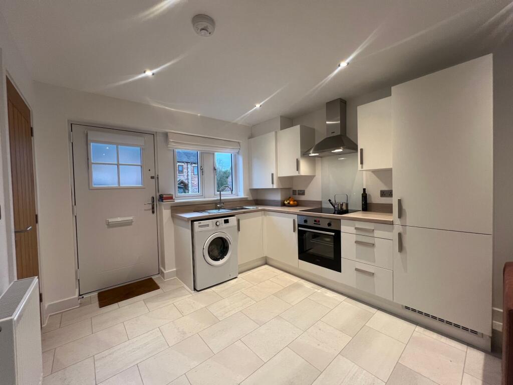 OPEN-PLAN LIVING KITCHEN ROOM