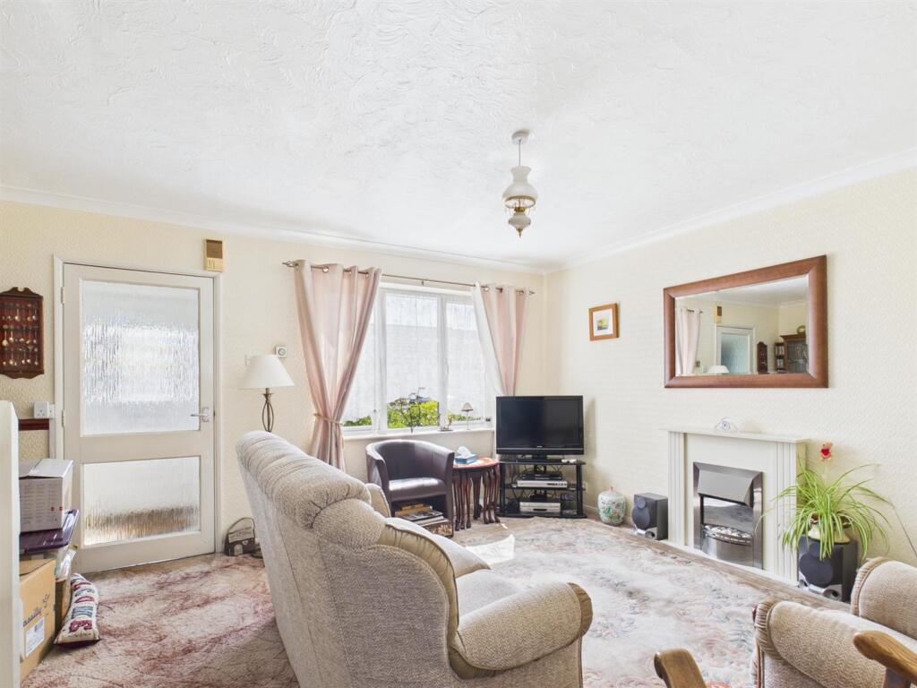 Living Room.jpg