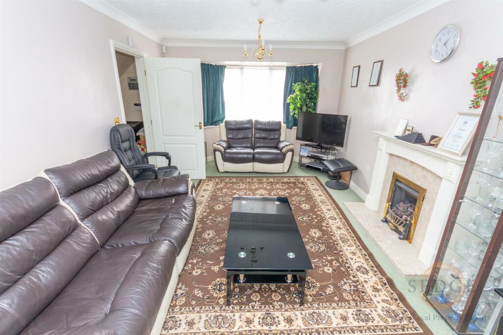 3 pine court -1.jpg