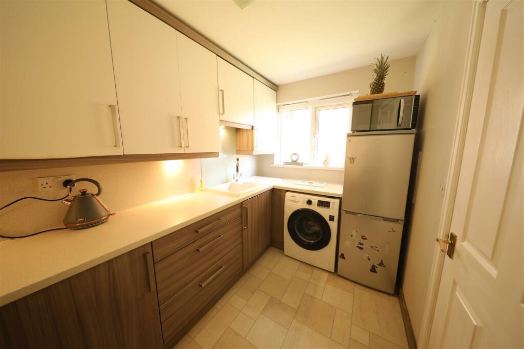 26 Chandler - Kitchen .jpg