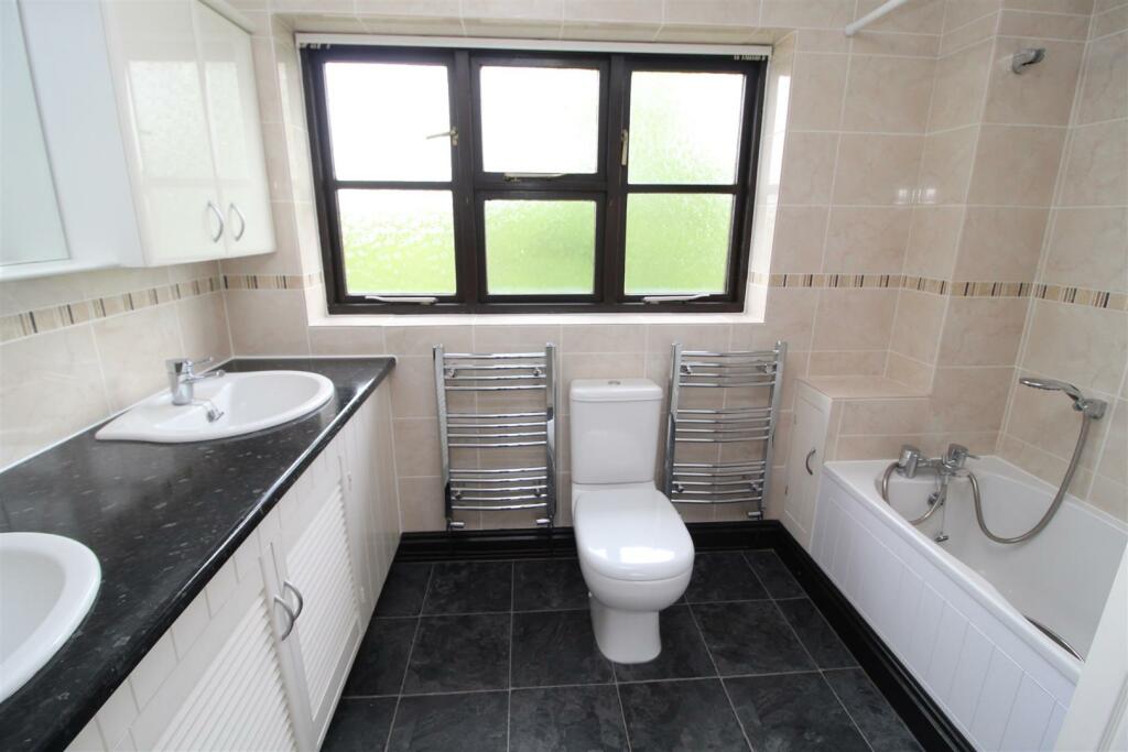 En Suite Bathroom