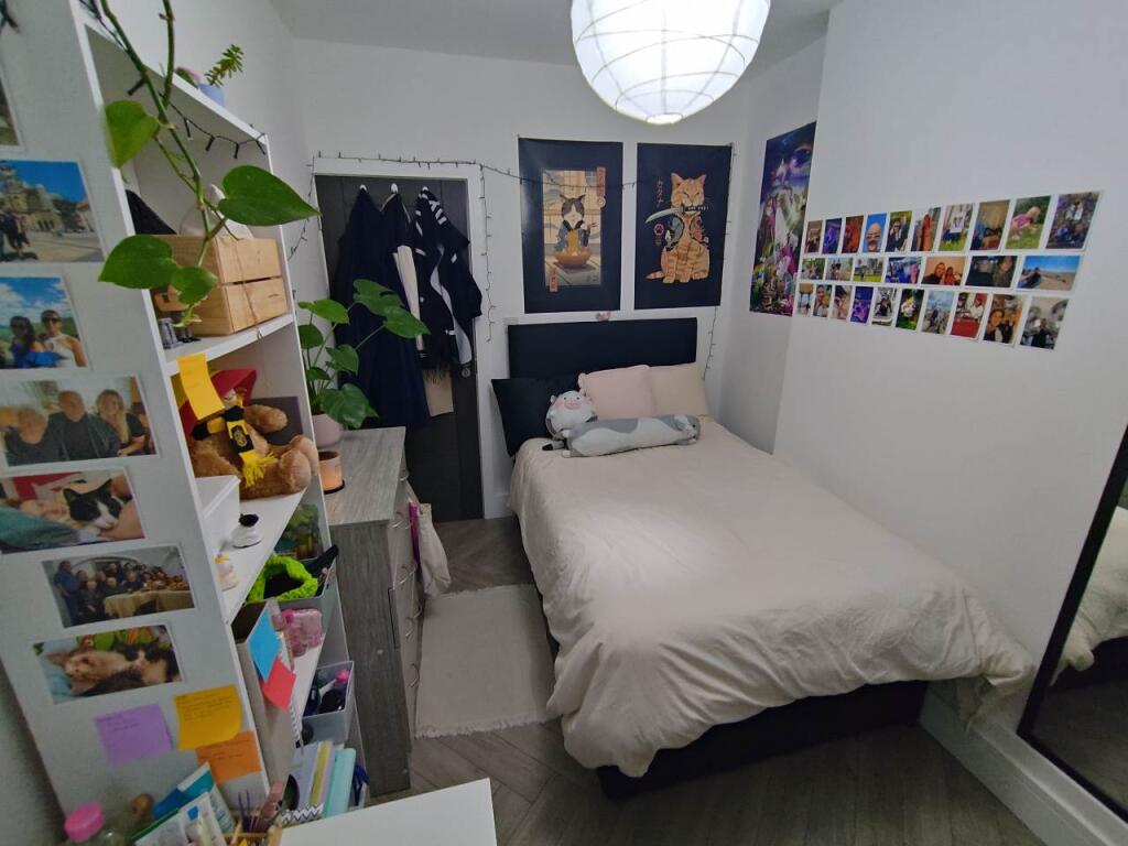 Bedroom 2 (2)