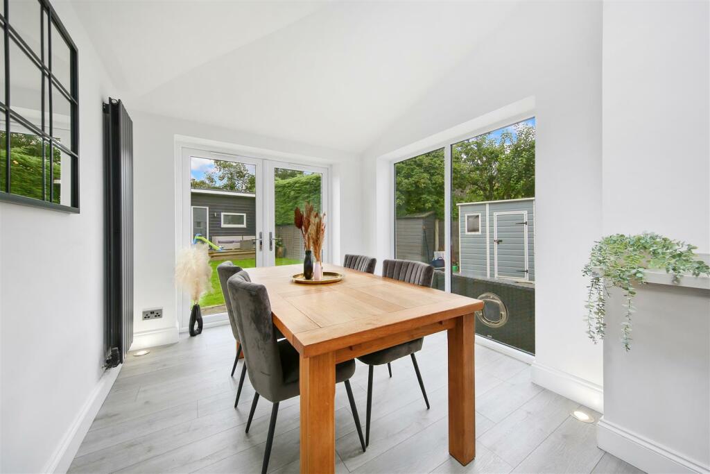 Dining Room3.jpg
