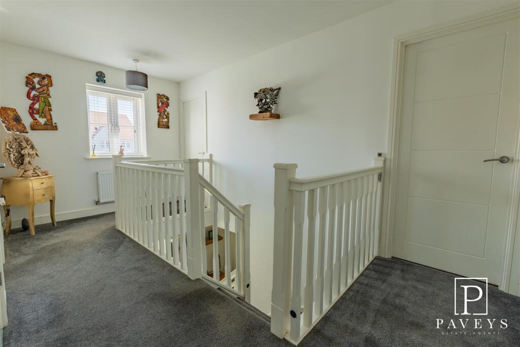 FIRST FLOOR LANDING