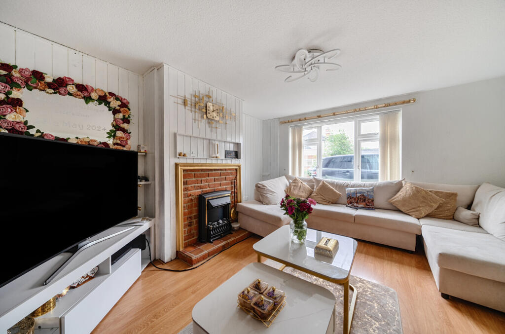 1304215-1-6841825...