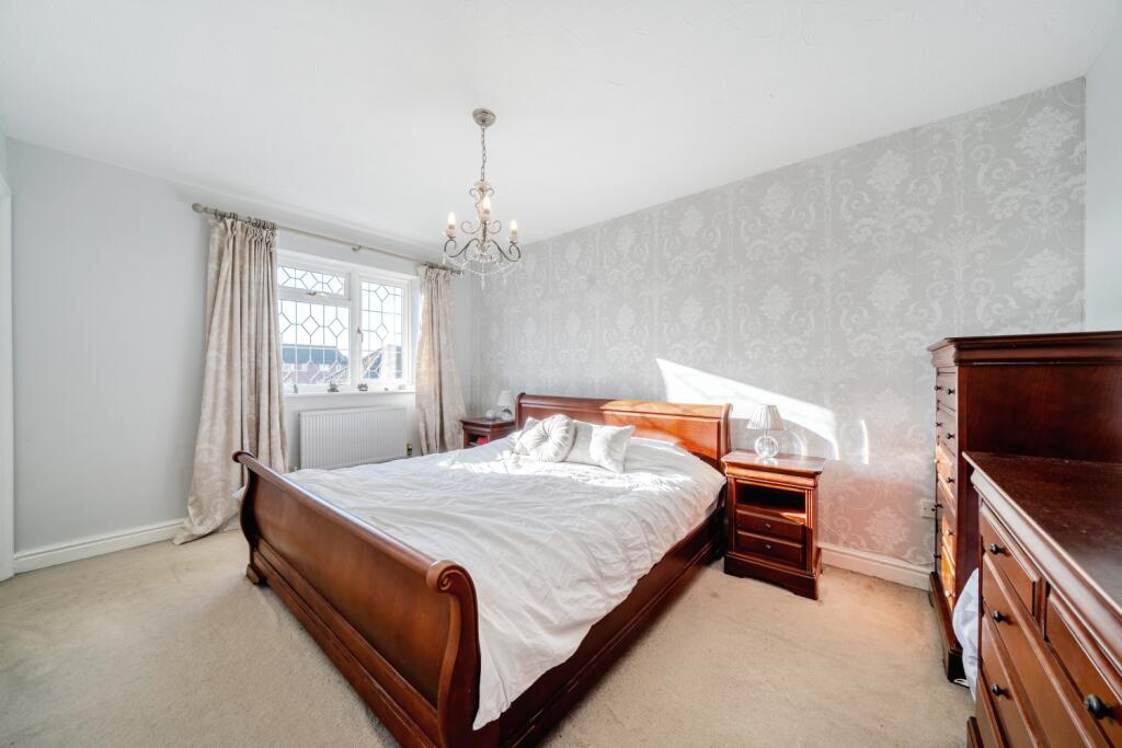 1385232-19-692f096179d9a