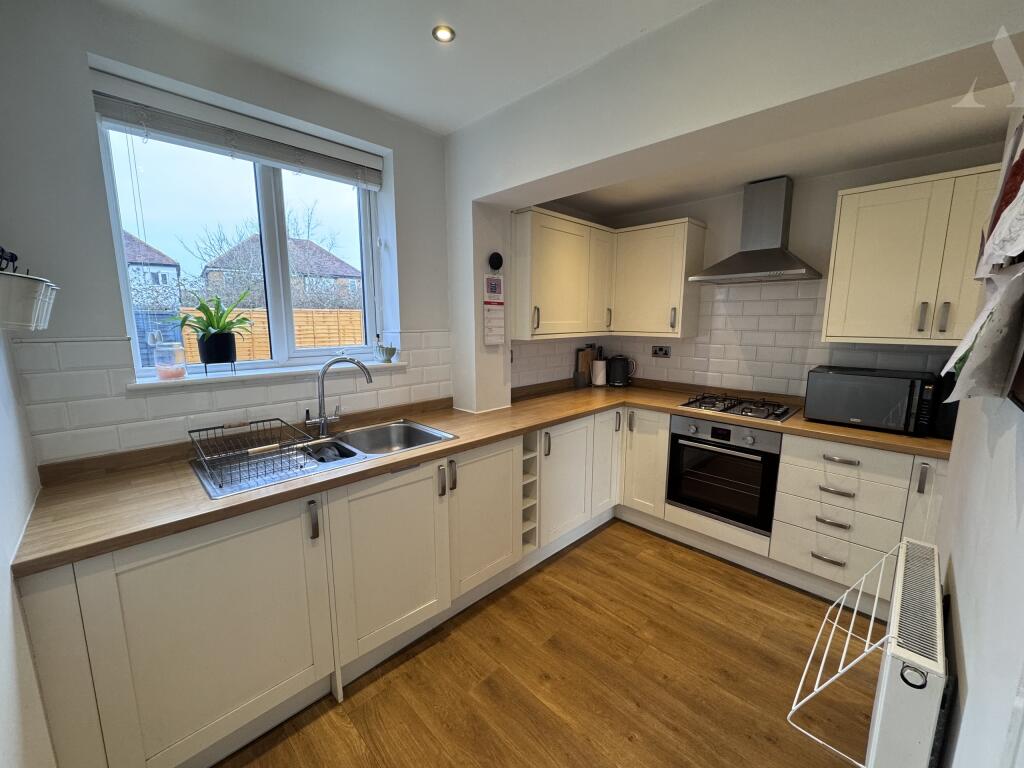 20 Jeremy Grove Kitchen