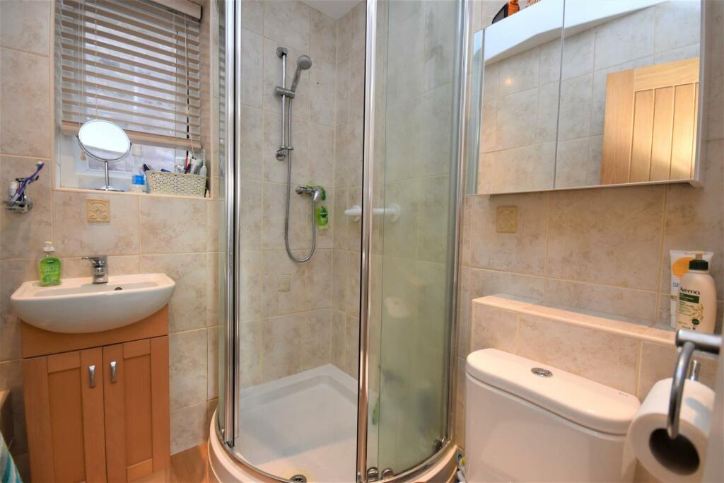 Annexe Shower Room.JPG