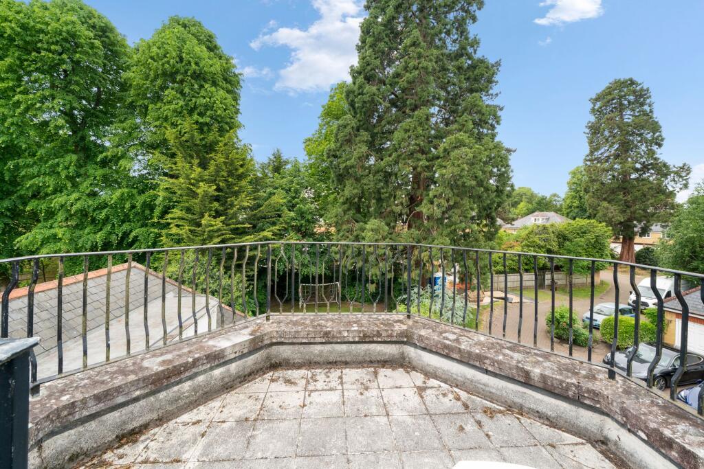 11 St David¿s Drive, Englefield Green, Egham, Surrey, TW20 0BA