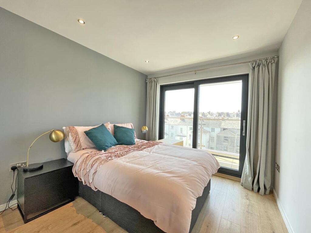 Peirson House 63 - Bed 2.jpg