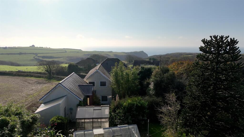 Sequence 01.00_06_35_09.Still019.jpg