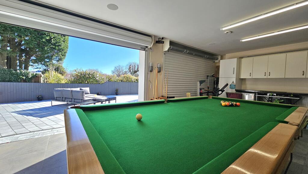 Garage / Games Room