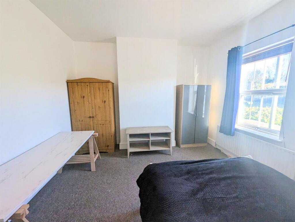 Room 4