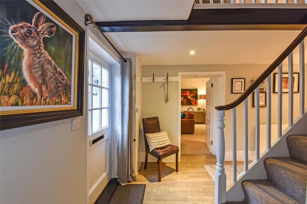 Hallway Wh