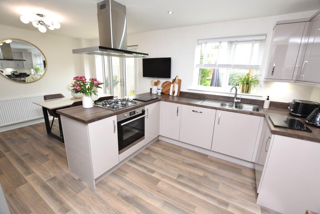 open plan kitchen/diner