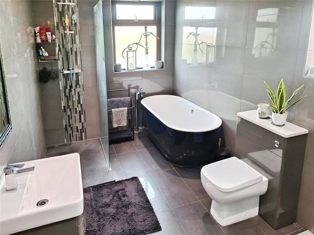 Bathroom/Shower Room