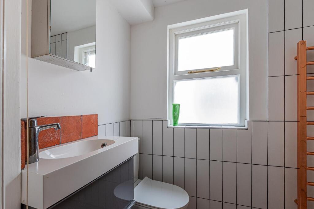 Mackintosh Place 214-7.jpg