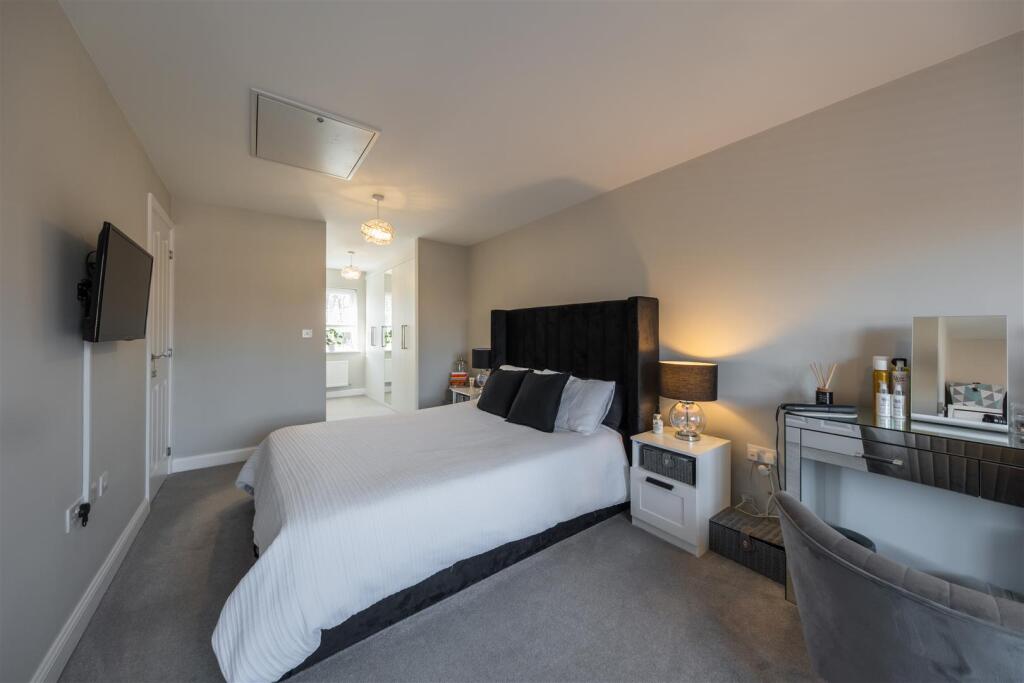 17 Dahlia Crescent-023.jpg