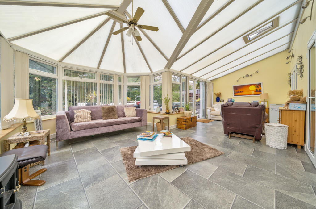 1331951-9-688cb7c...